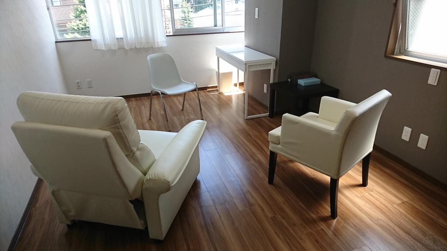 早期からの緩和ケア大津秀一クリニック外来診察室。東京文京区。オンライン診療で全国対応しています。